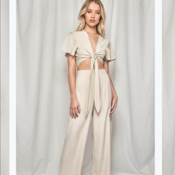 Tops - BNWT Women’s Tie Front Coord Set in Beige